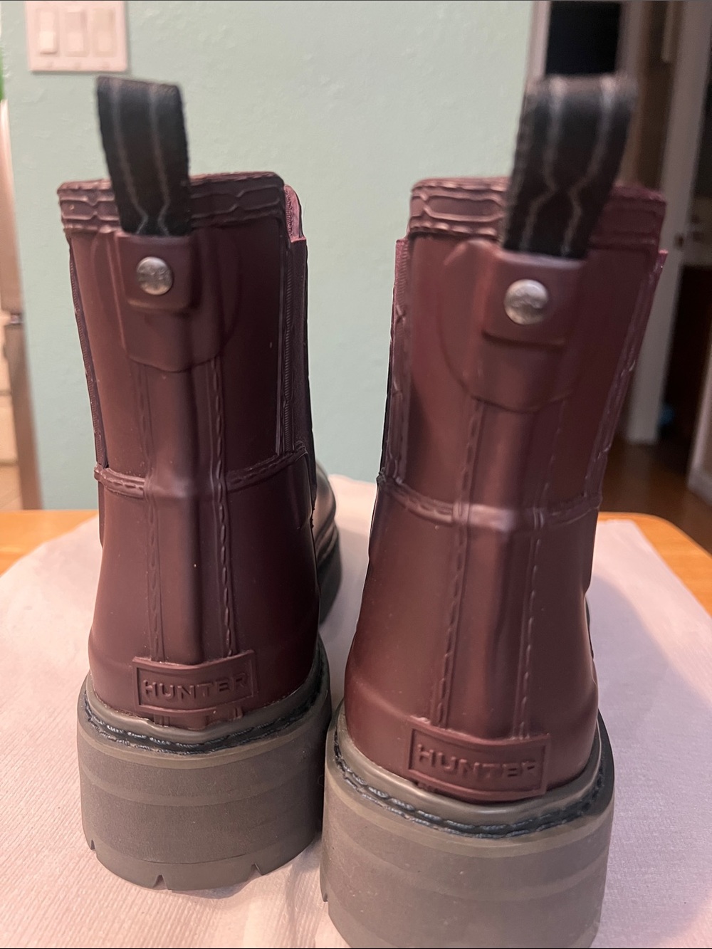 Hunter Women's Burgundy Chelsea Winter Rain Boots………Make your Offer. - Picture 5 of 9